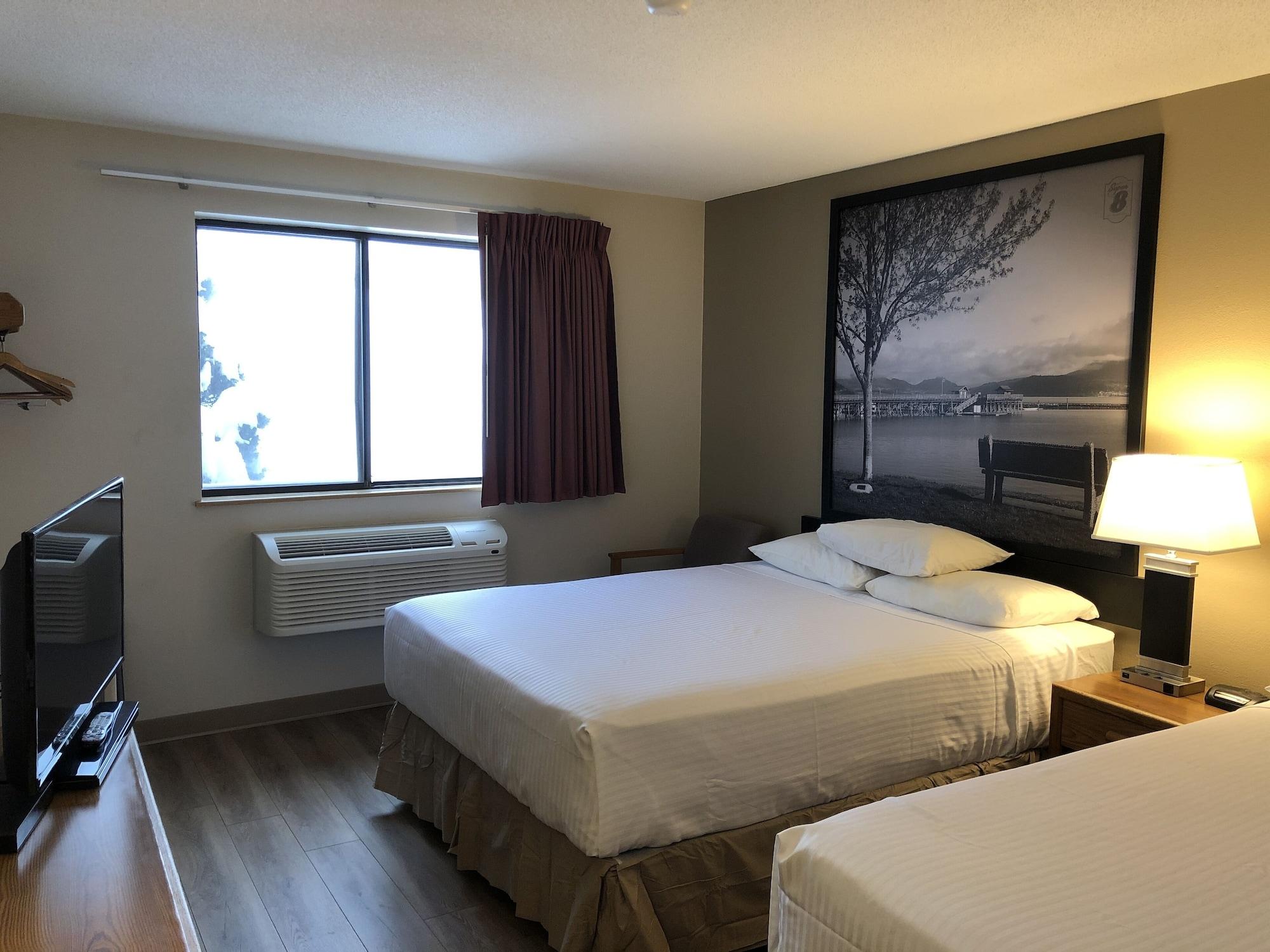 Super 8 By Wyndham Salmon Arm Hotel Exterior foto